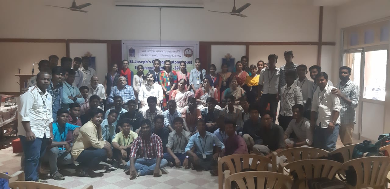 On 4th of December 2019 department of Hindi  organized  a one day workshop  on
